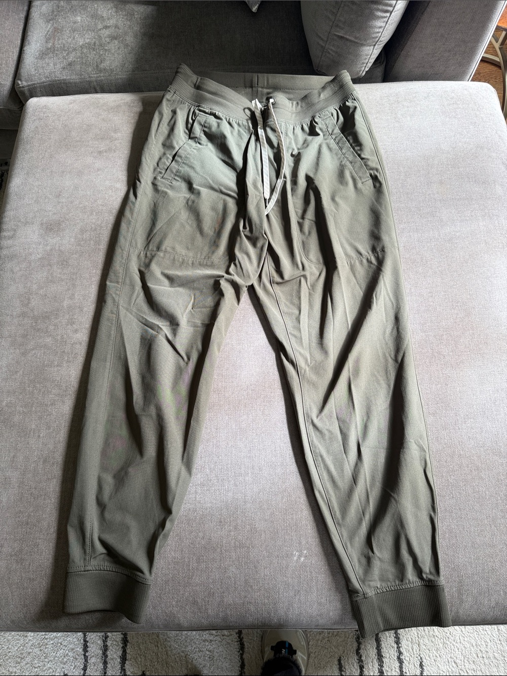 Vuori Olive Green Drawstring Joggers